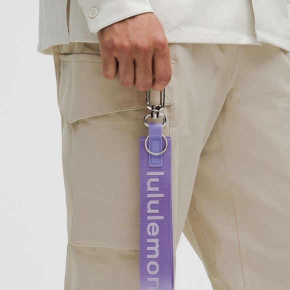 Lululemon Never Lost Keychain *NWT Dark Lavender/White Opal - Picture 2 of 4